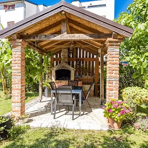 https://luxury-apartments-gina.in-istria.net